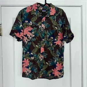 Patagonia — Casual Button Down Shirt Brown and Pink Floral